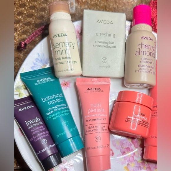 Aveda Deluxe hair and body bundle all new - Picture 8 of 11